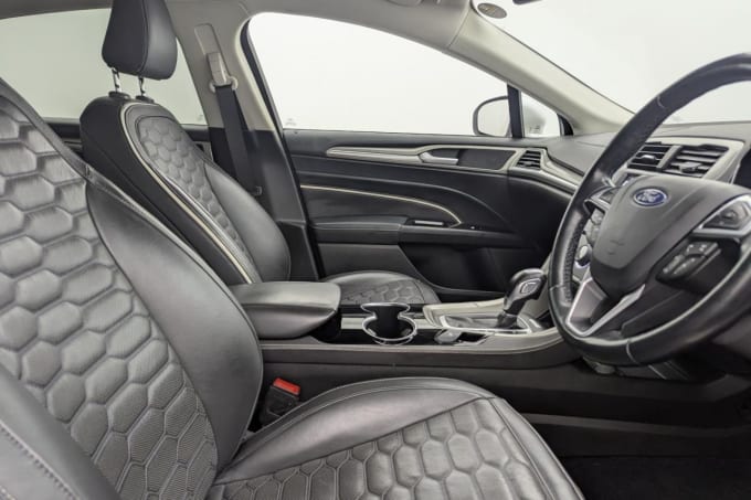 2025 Ford Mondeo