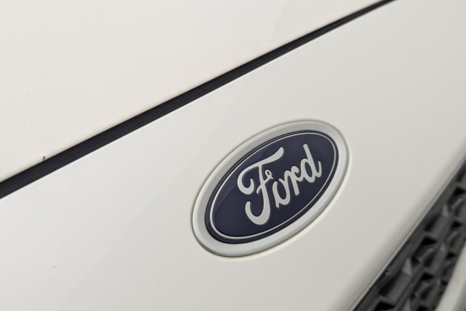 2025 Ford Mondeo