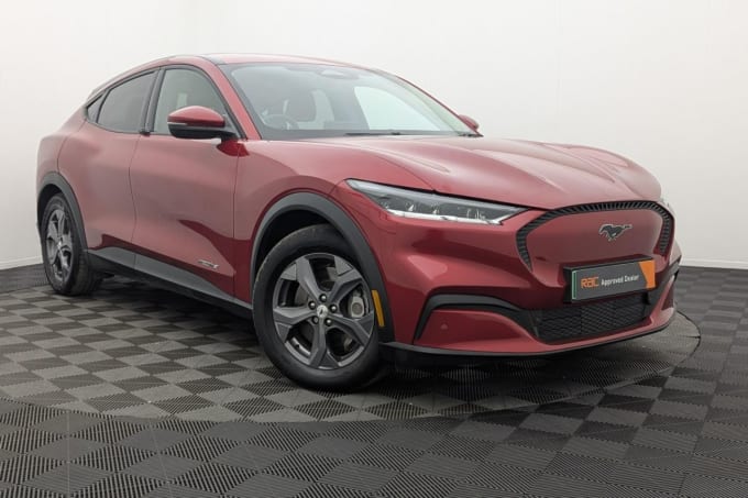 2025 Ford Mustang Mach-e