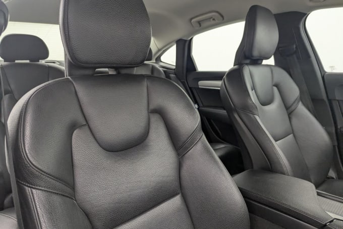 2025 Volvo S90