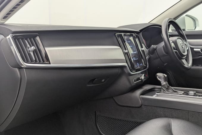 2025 Volvo S90