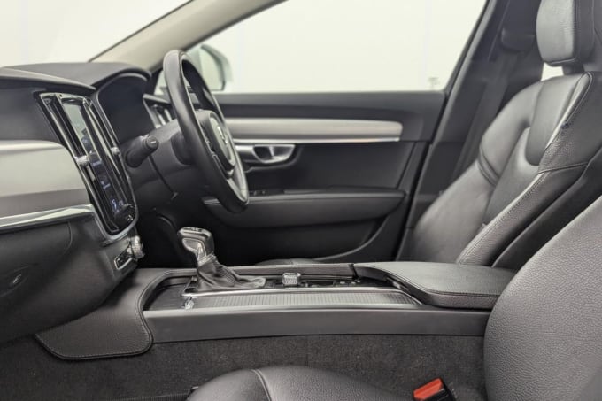2025 Volvo S90