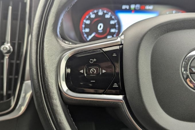 2025 Volvo S90