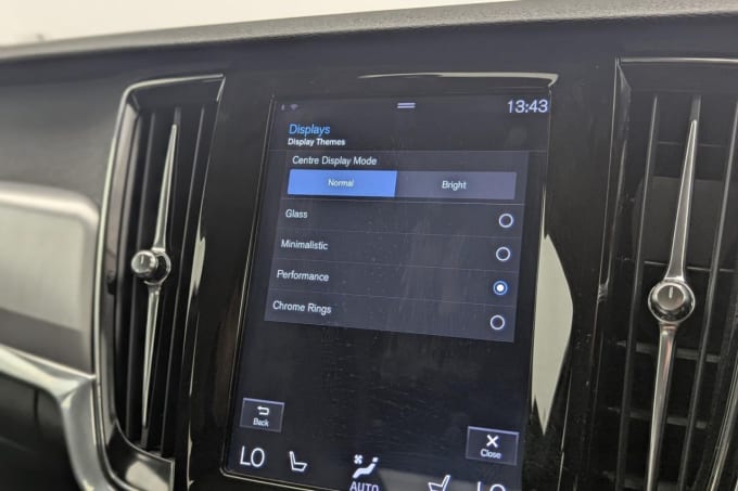 2025 Volvo S90