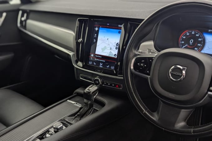 2025 Volvo S90