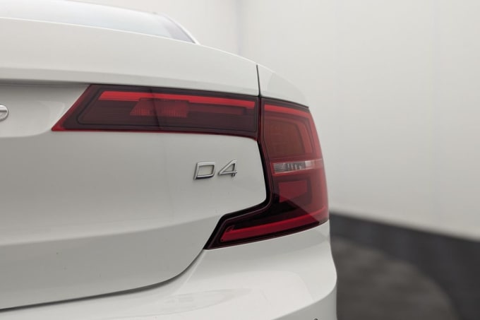 2025 Volvo S90