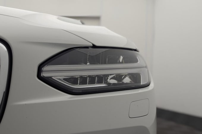 2025 Volvo S90