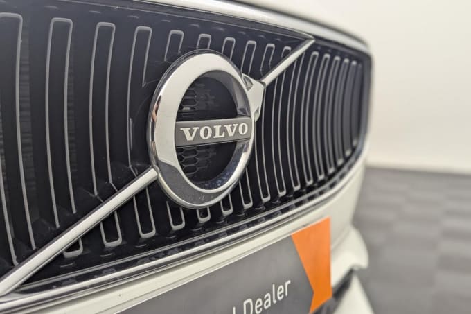 2025 Volvo S90