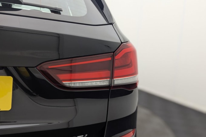2025 BMW X1