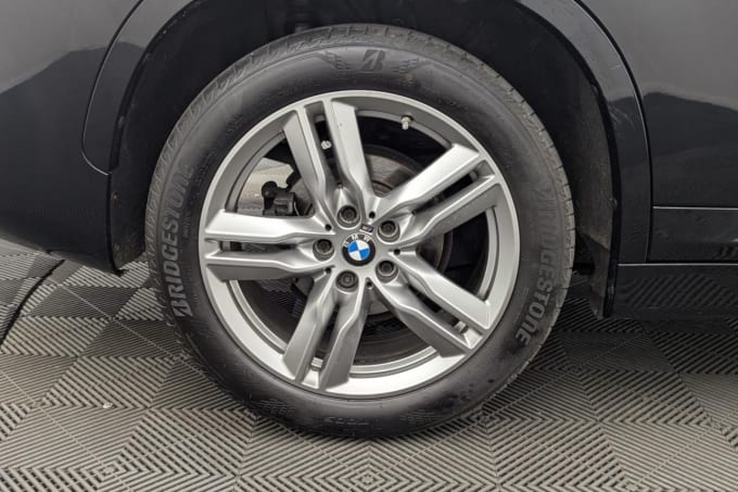 2025 BMW X1