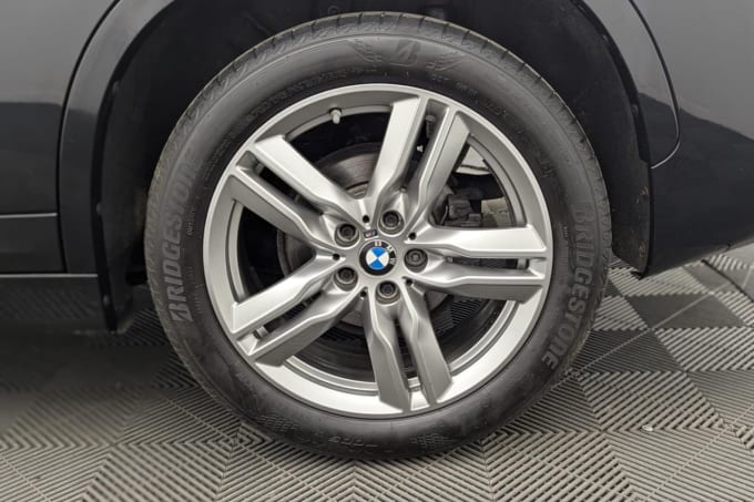 2025 BMW X1