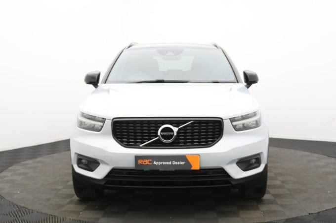 2025 Volvo Xc40