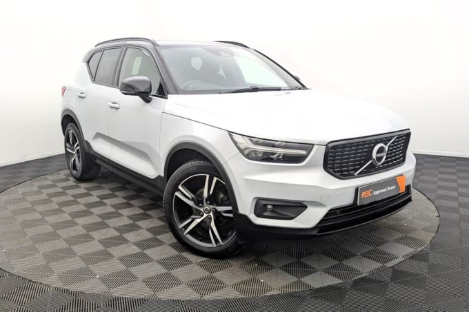 2025 Volvo Xc40