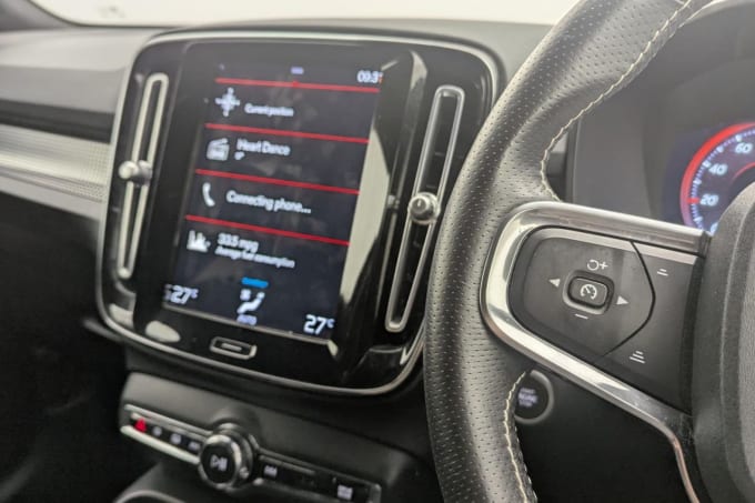2025 Volvo Xc40