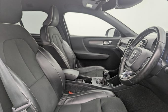 2025 Volvo Xc40