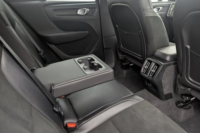 2025 Volvo Xc40