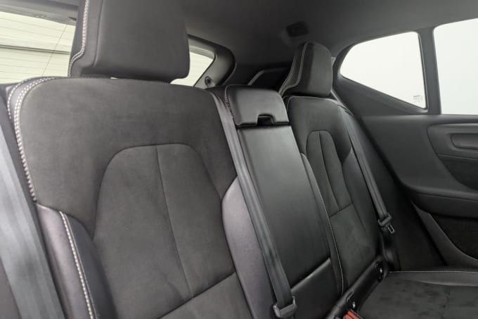 2025 Volvo Xc40