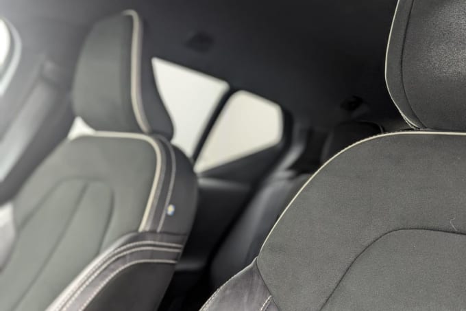 2025 Volvo Xc40