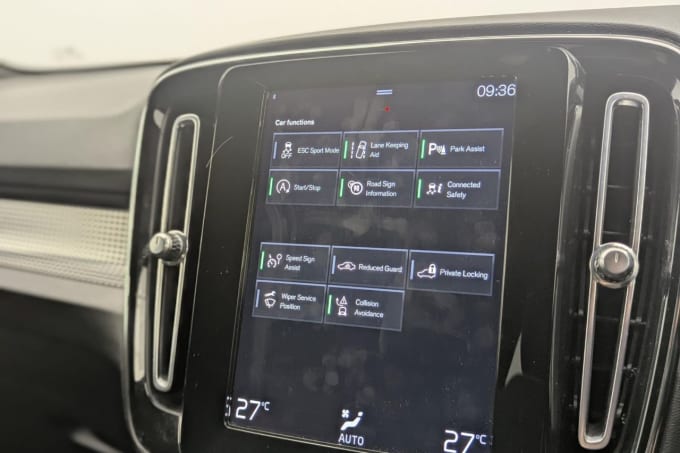 2025 Volvo Xc40