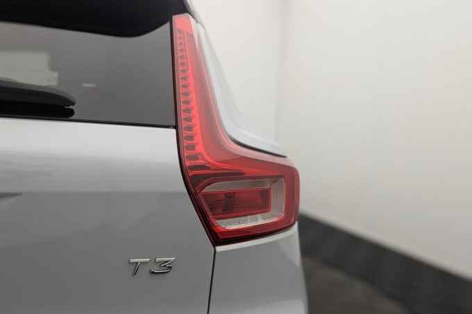 2025 Volvo Xc40