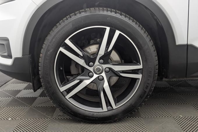2025 Volvo Xc40