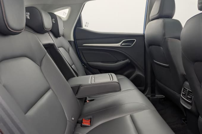 2025 Mg Mg Zs