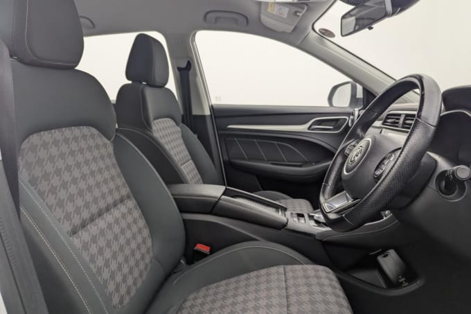 2025 Mg Mg Zs