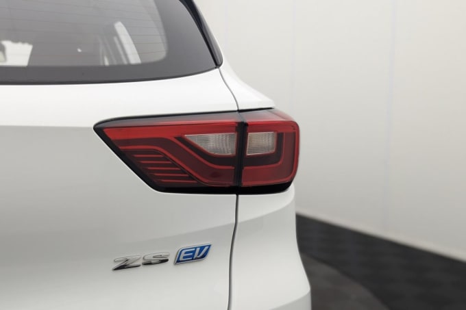 2025 Mg Mg Zs