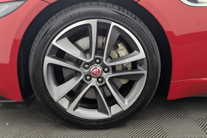 2025 Jaguar F-type