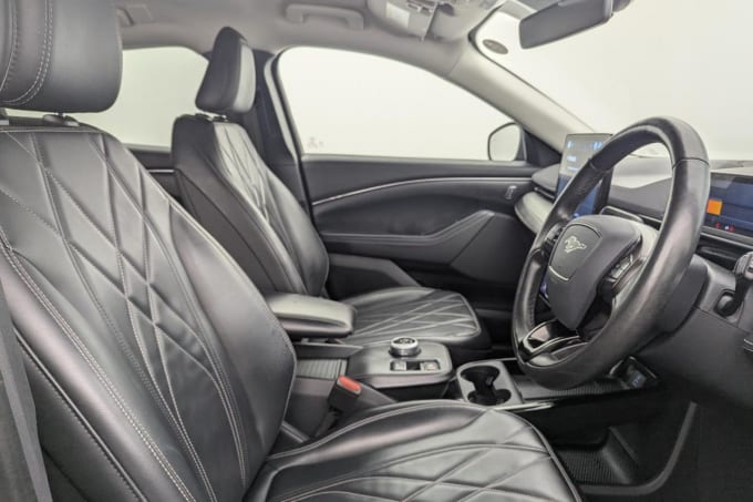 2025 Ford Mustang Mach-e