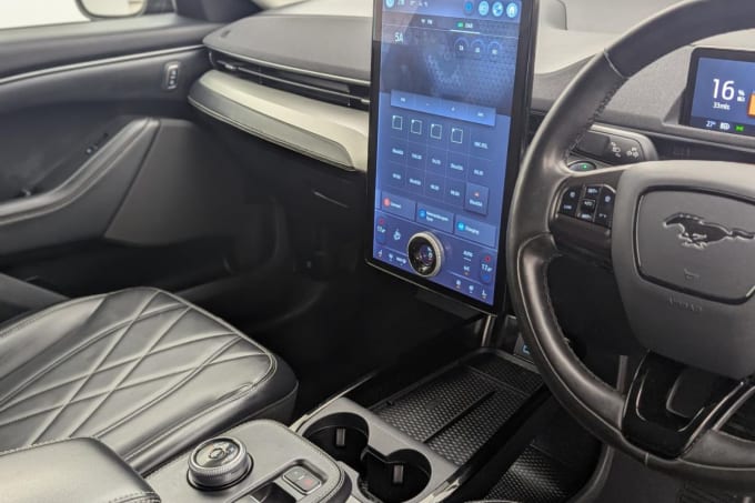 2025 Ford Mustang Mach-e