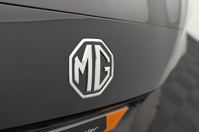 2025 Mg Mg4