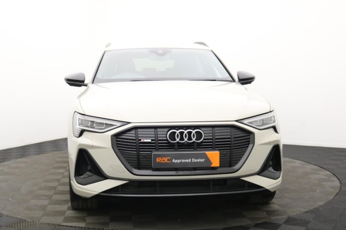 2025 Audi E-tron