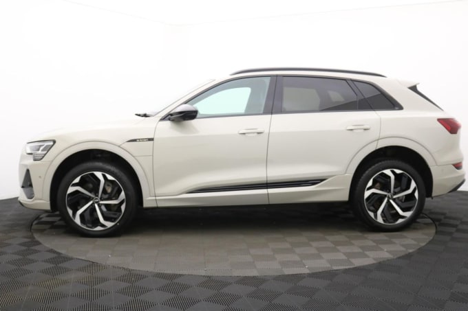 2025 Audi E-tron
