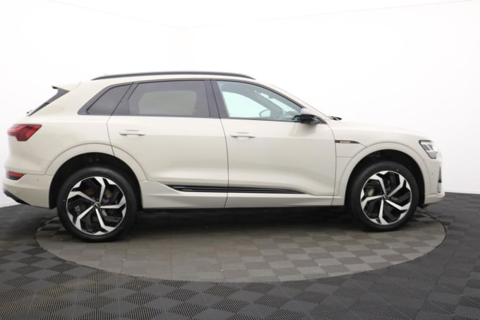 2025 Audi E-tron