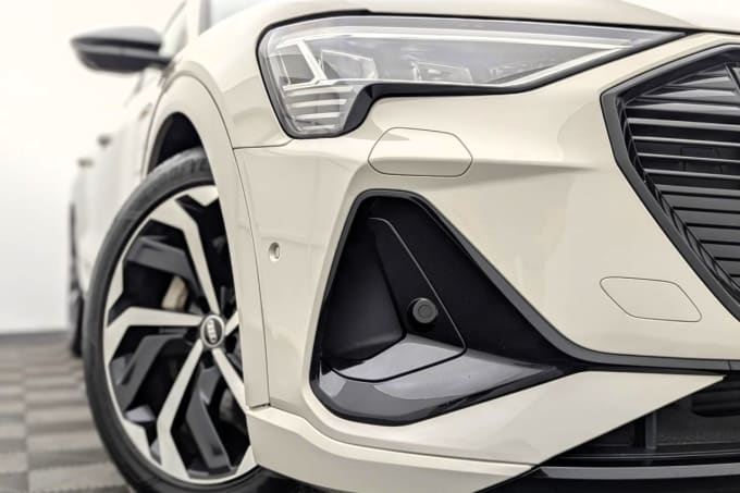 2025 Audi E-tron