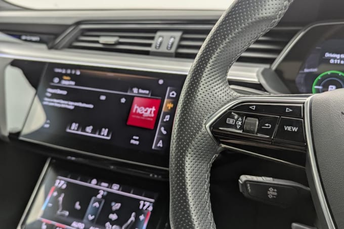 2025 Audi E-tron