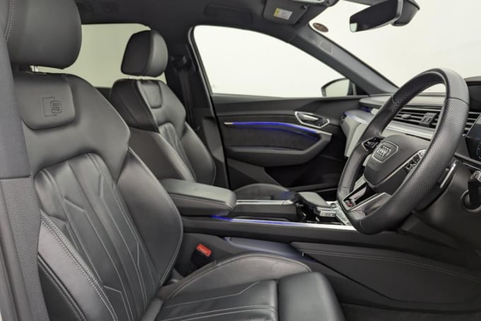 2025 Audi E-tron