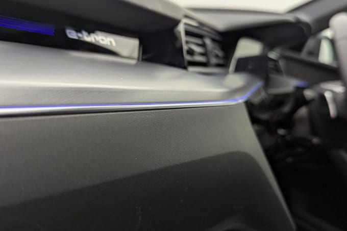 2025 Audi E-tron