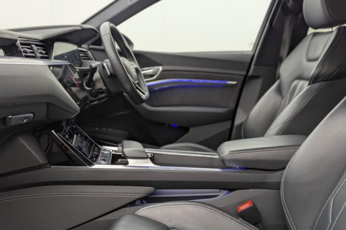 2025 Audi E-tron