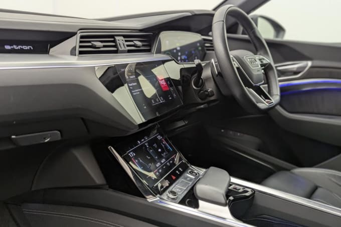 2025 Audi E-tron