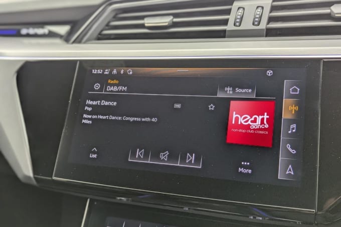2025 Audi E-tron