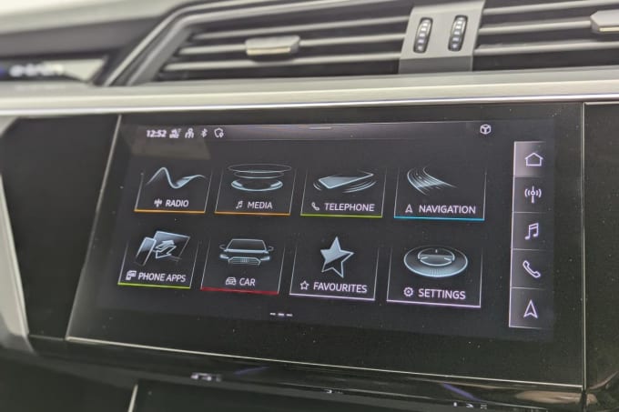 2025 Audi E-tron