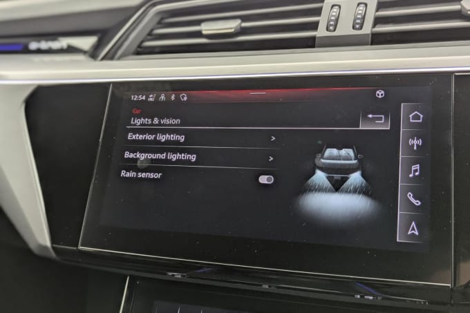 2025 Audi E-tron