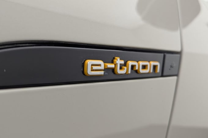 2025 Audi E-tron