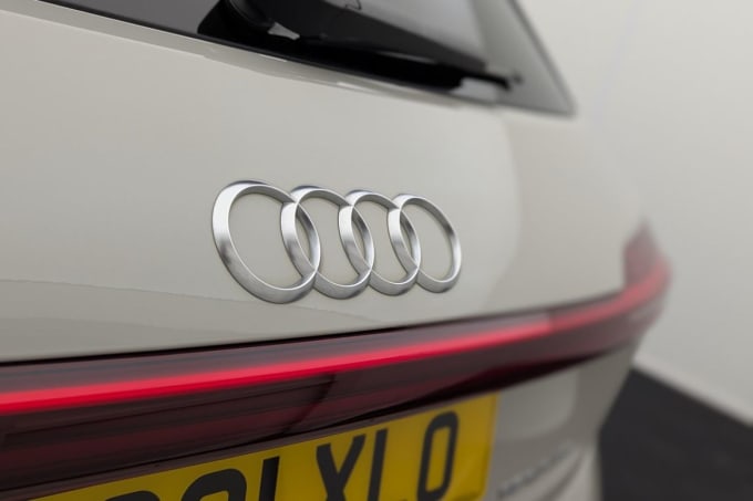 2025 Audi E-tron