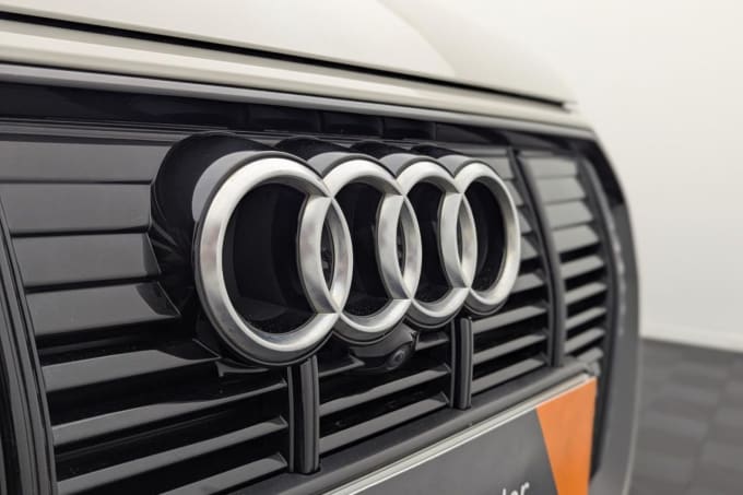 2025 Audi E-tron