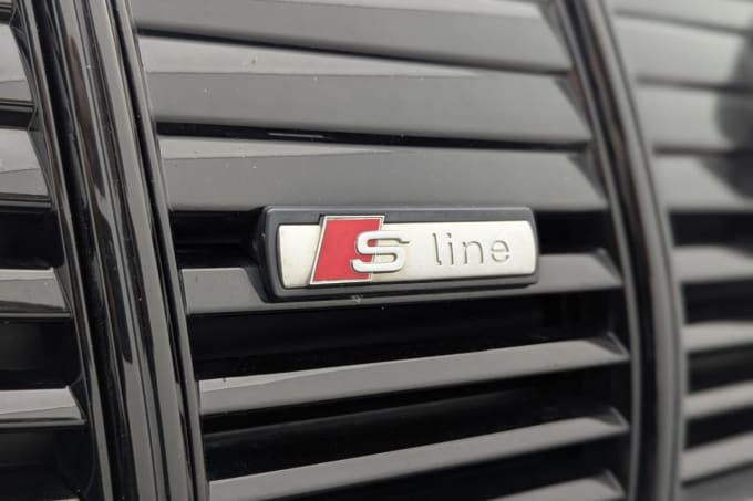 2025 Audi E-tron