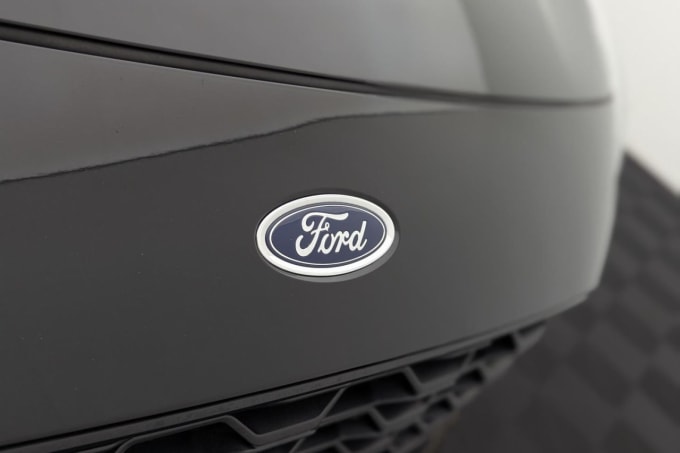 2025 Ford Kuga