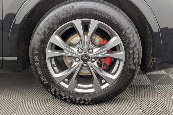 2025 Ford Kuga